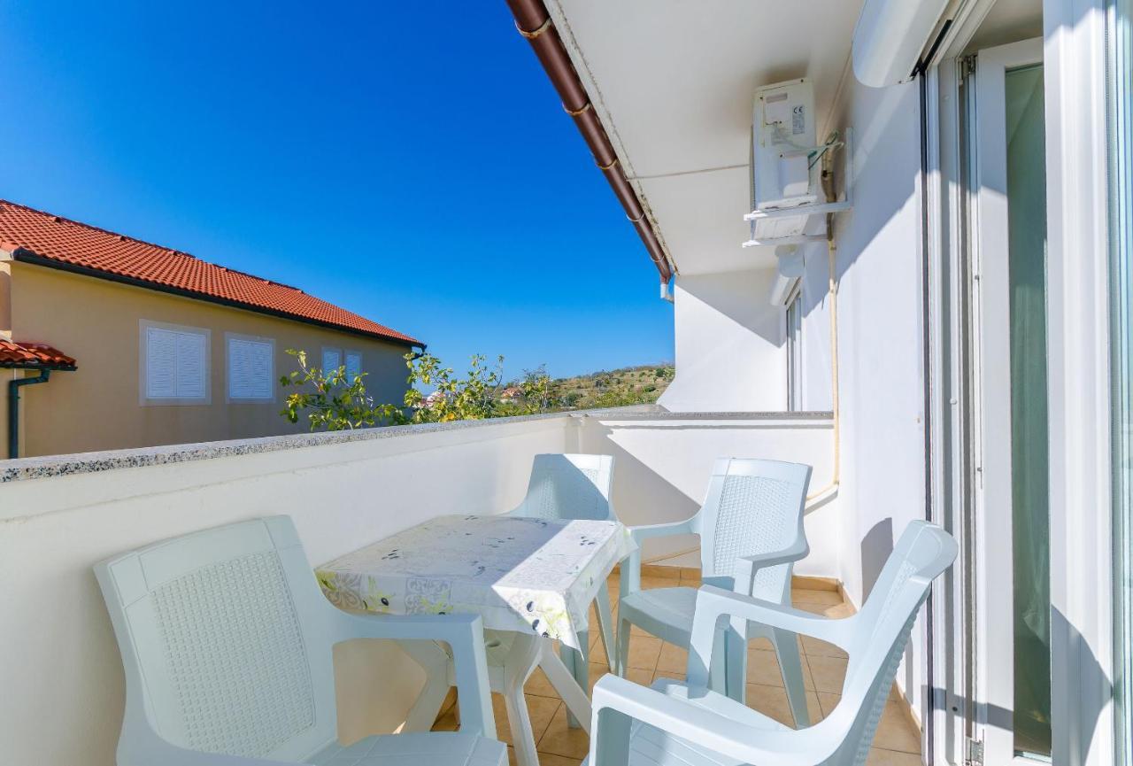 Apartments Anica J Lopar Luaran gambar
