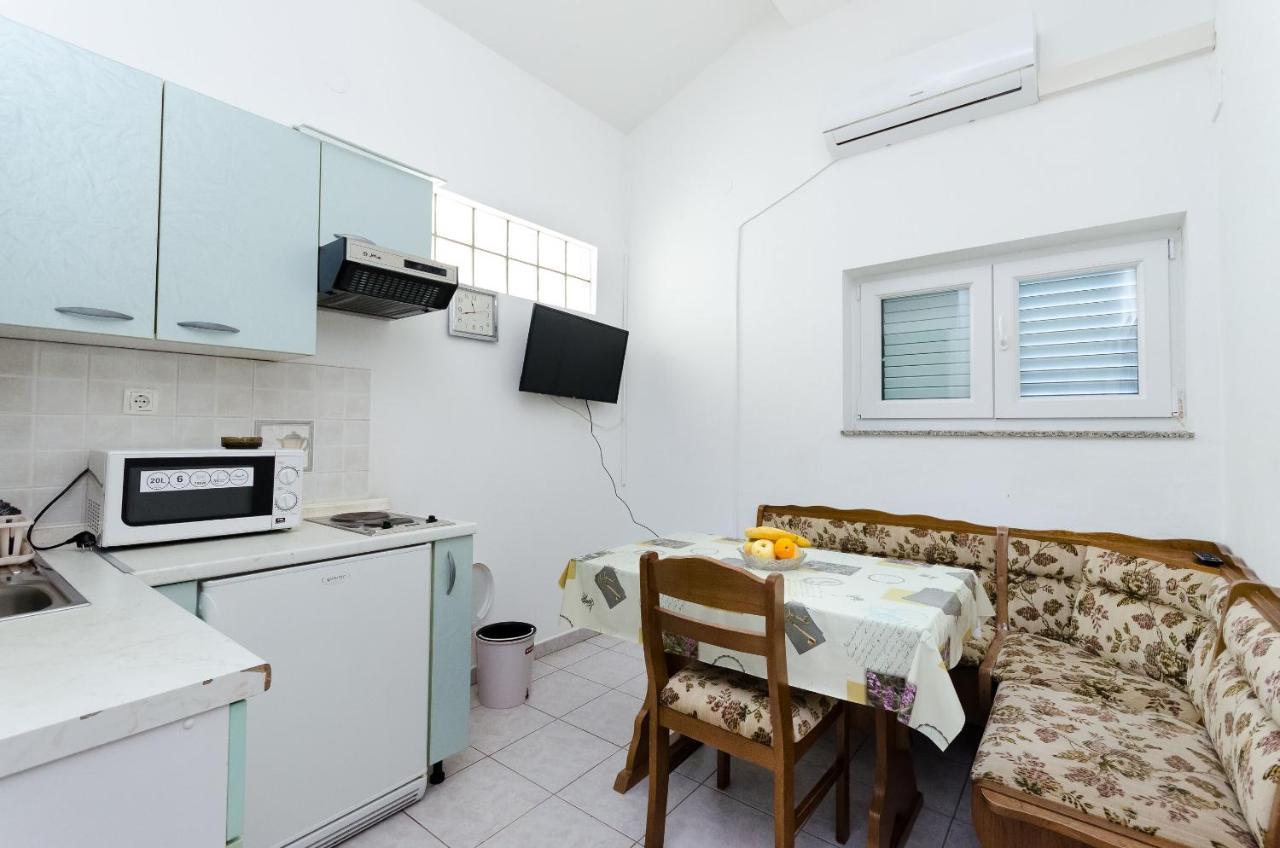 Apartments Anica J Lopar Luaran gambar