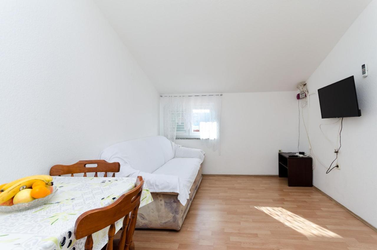 Apartments Anica J Lopar Luaran gambar