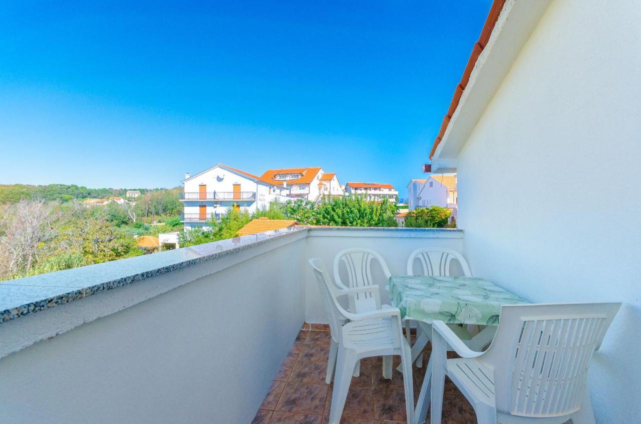 Apartments Anica J Lopar Luaran gambar