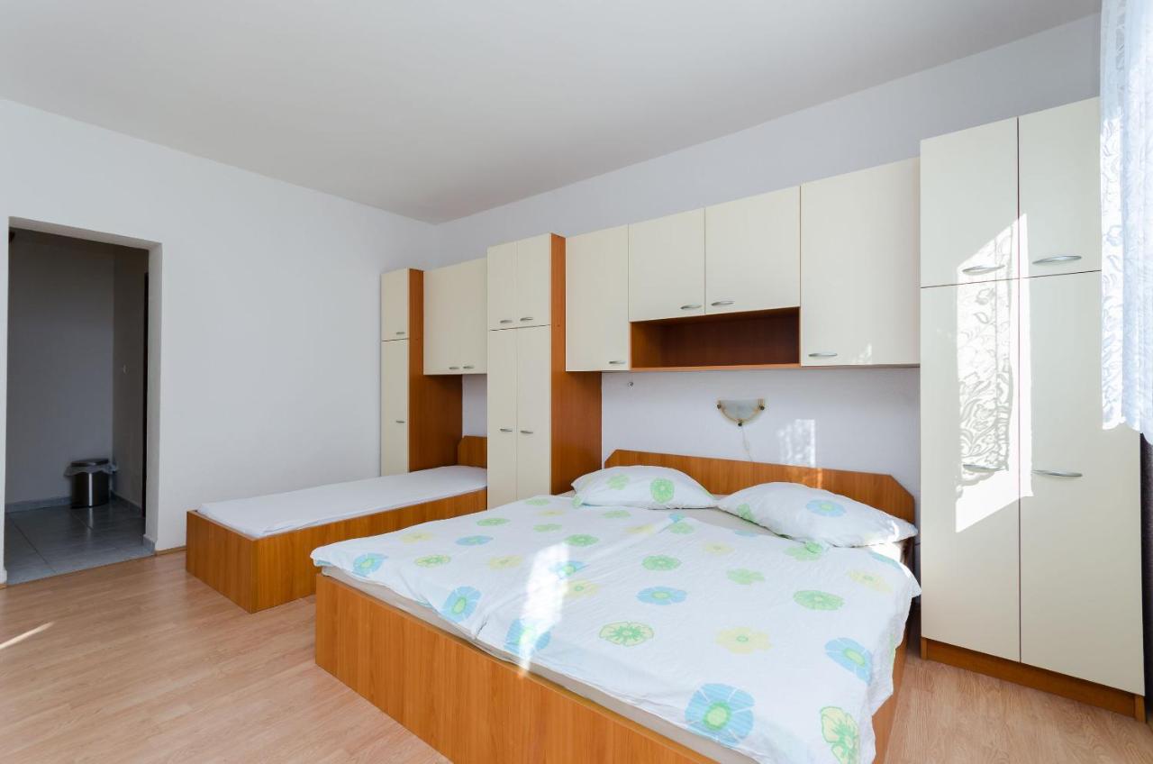 Apartments Anica J Lopar Luaran gambar