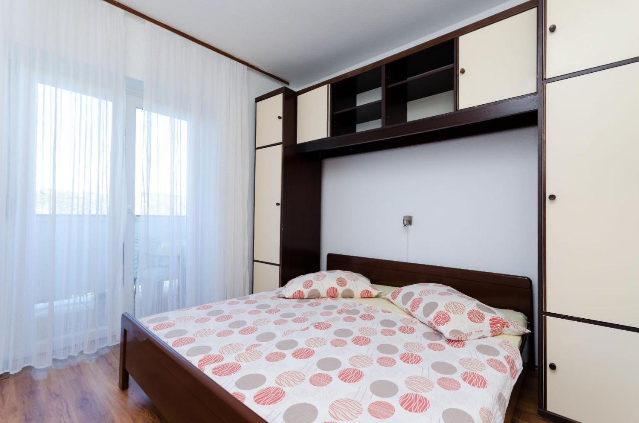 Apartments Anica J Lopar Luaran gambar