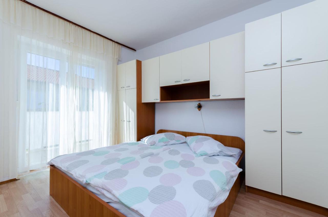 Apartments Anica J Lopar Luaran gambar